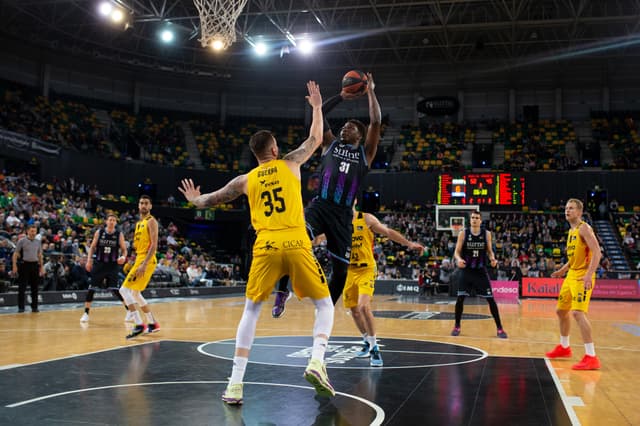 Crónica: Surne B.B.-Lenovo (87-79)