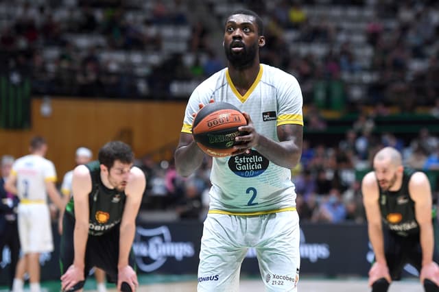 Okouo no continuará en Santiago