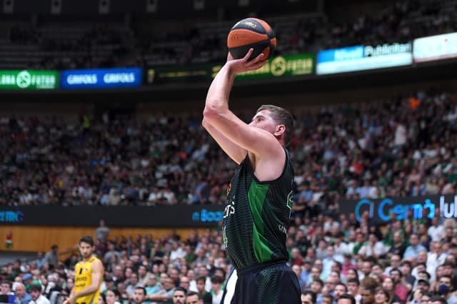 Joel Parra, el hombre del momento