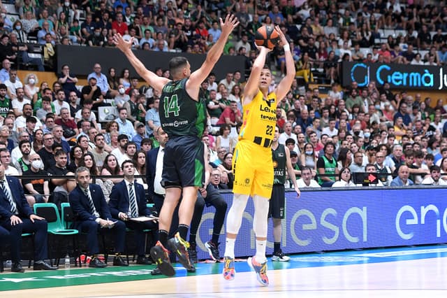 Sulejmanovic y Sean Smith no siguen