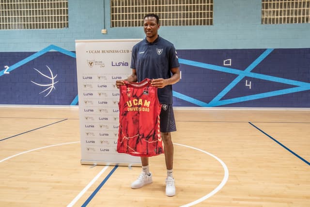 Sakho: “Quiero ayudar al equipo"