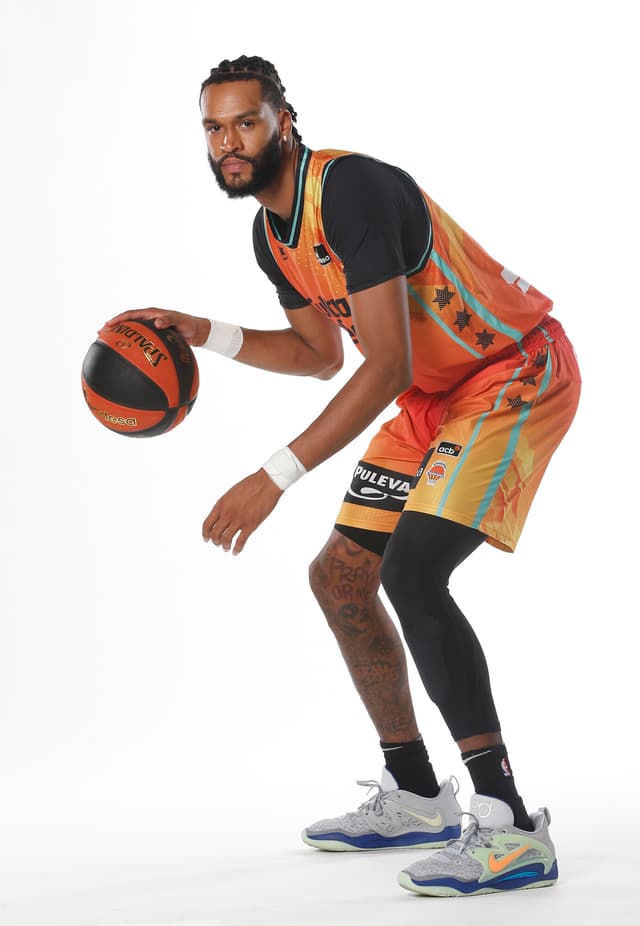 Webb, baja los próximos partidos