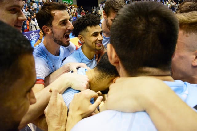 Crónica: Monbus-Casademont (76-73)