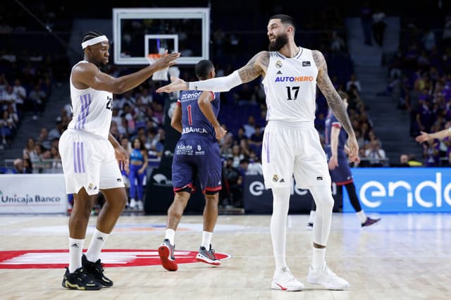 Real Madrid 93 - Monbus Obra 79