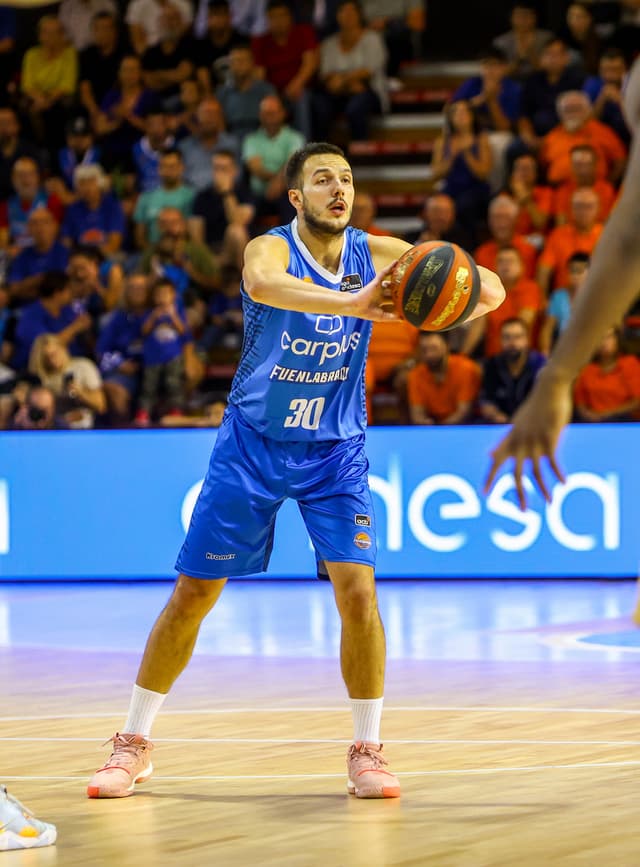 Novak bate su tope de valoración