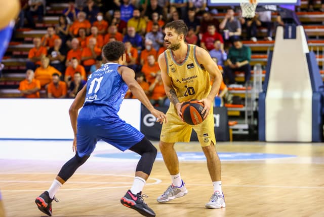 Carplus Fuenla 56 - Barça 84