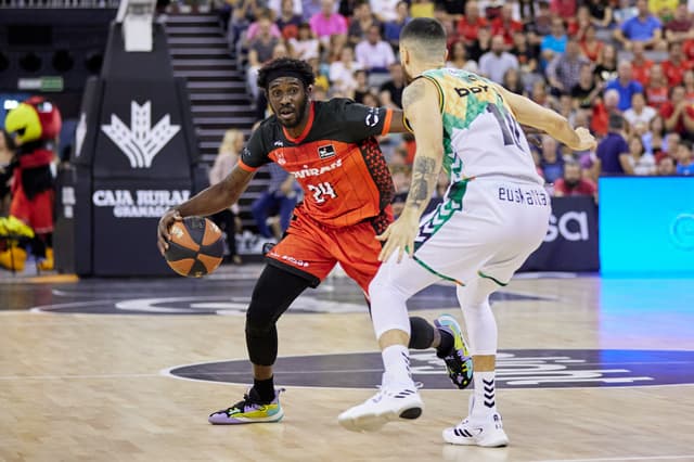 Prince Ali, 2 meses más en Granada