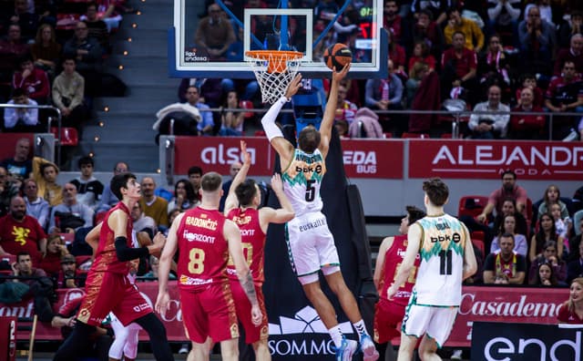 Casademont Zg 67 - Surne BB 74