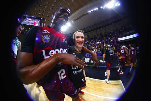 Lenovo Tnf-Carplus Fuenla (97-72)