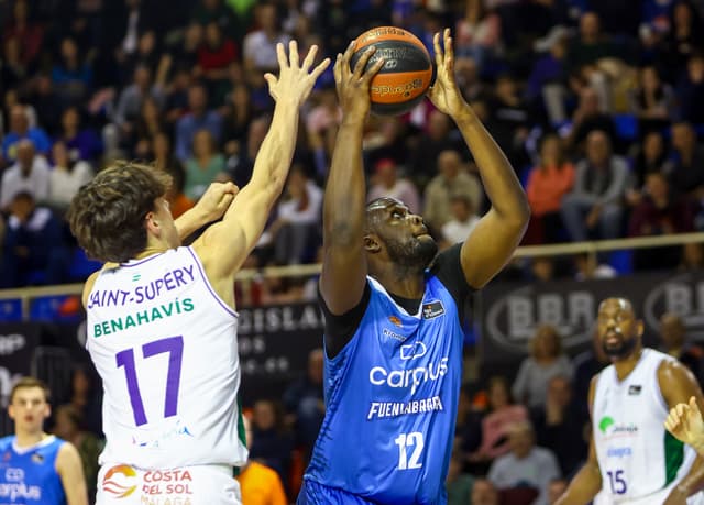 Osas Ehigiator y un nuevo retorno