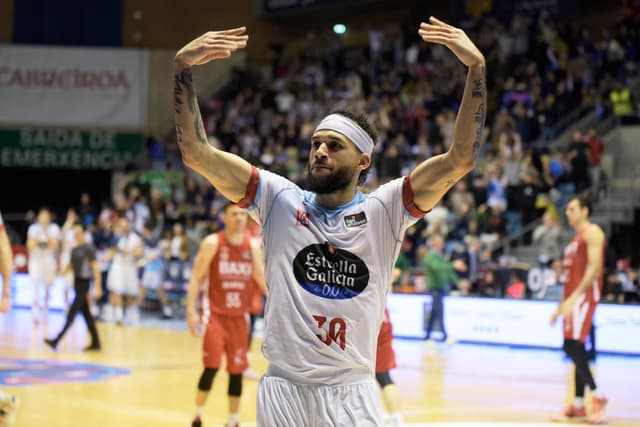 Monbus Obra 104 - BAXI Manresa 99