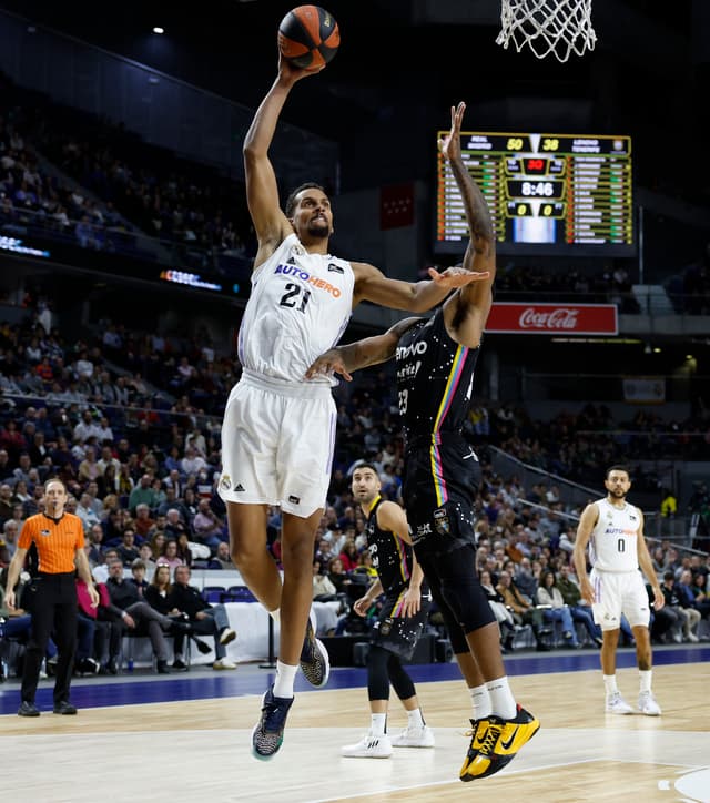 Cornelie acaba con el Real Madrid