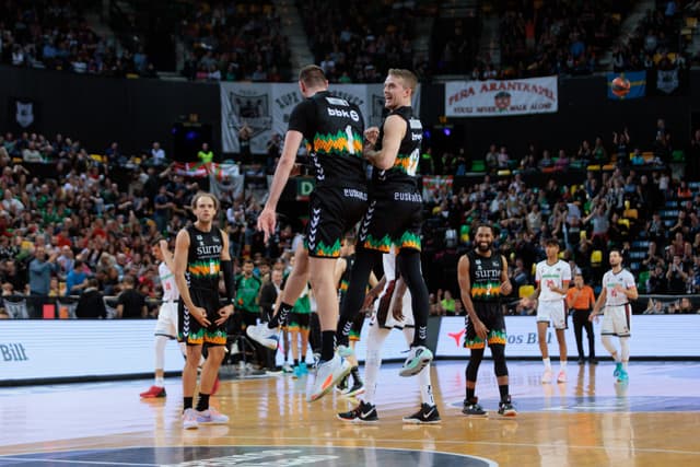 Surne BB-Coviran Granada (90-73)