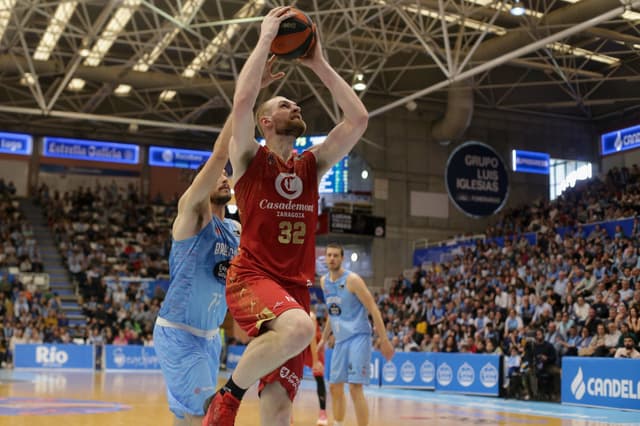 Hlinason, 2º reboteador zaragozano