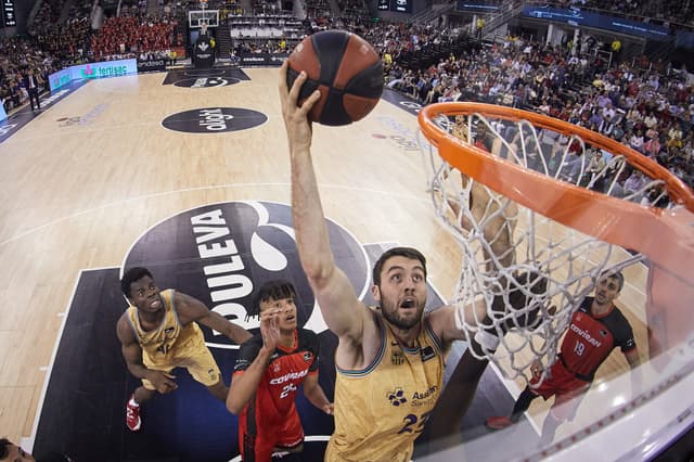 Crónica: Coviran-Barça (55-70)