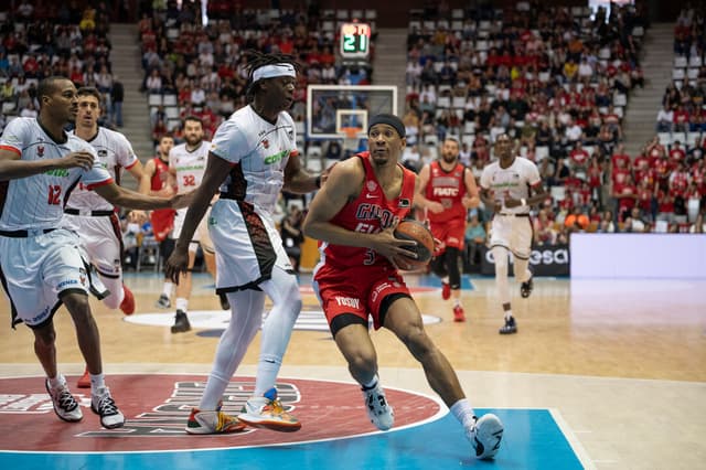 Kameron Taylor, Jugador J29