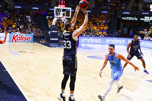 Dakota Mathias abandona el Lenovo T