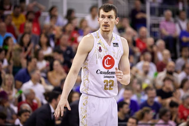 Simanic, renovado por Casademont Zg