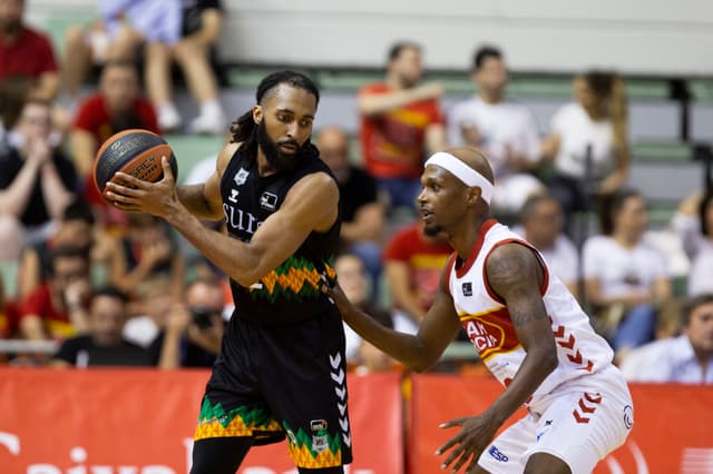 McFadden, 3º triplista murciano