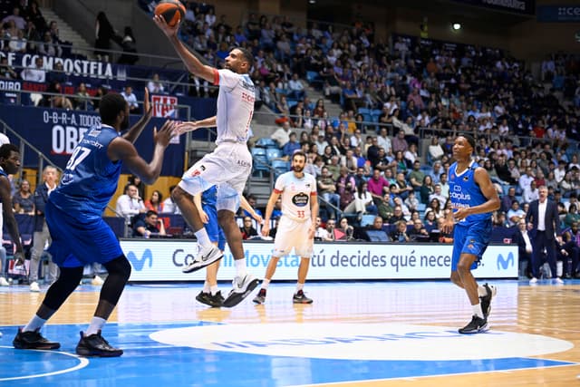 Crónica: Monbus-Carplus (102-72)