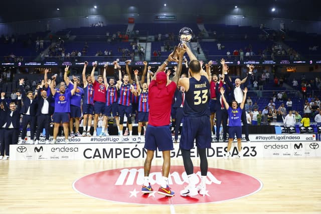 Pedro Sánchez felicita al campeón