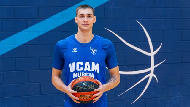 Will Falk, en la primera plantilla