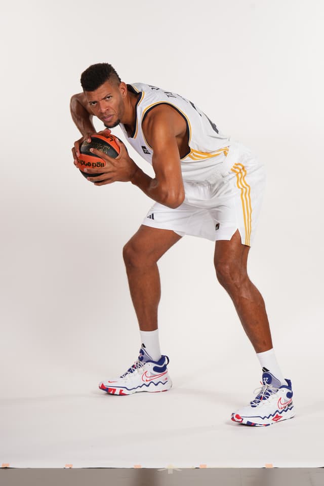 Edy Tavares, tercer taponador acb
