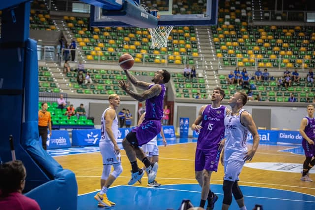 Zunder Palencia- Valladolid (93-91)