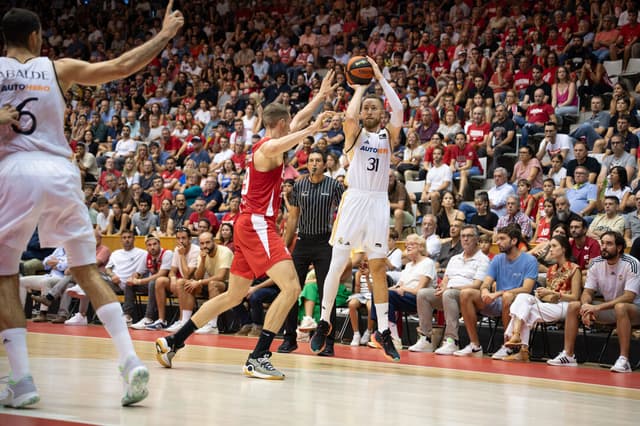 Bàsquet Girona 74 - Real Madrid 93