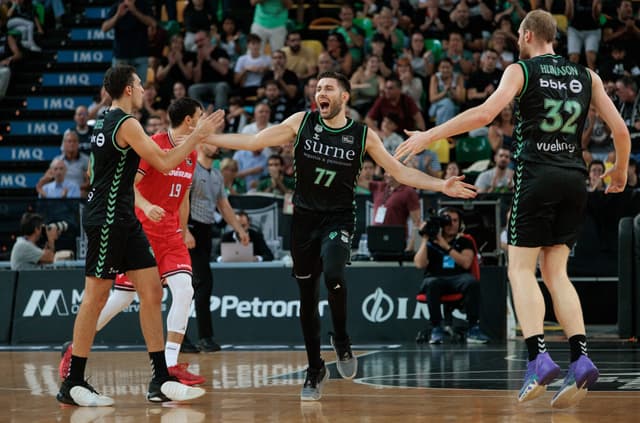 Surne BB-Coviran Granada (94-93)