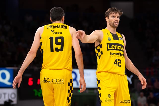 Doornekamp, 4º aurinegro en duelos