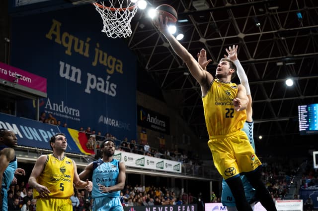 MoraBanc And.-Dreamland GC (77-98)