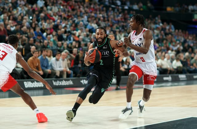 Surne B.B-Baxi Manresa (74-54)