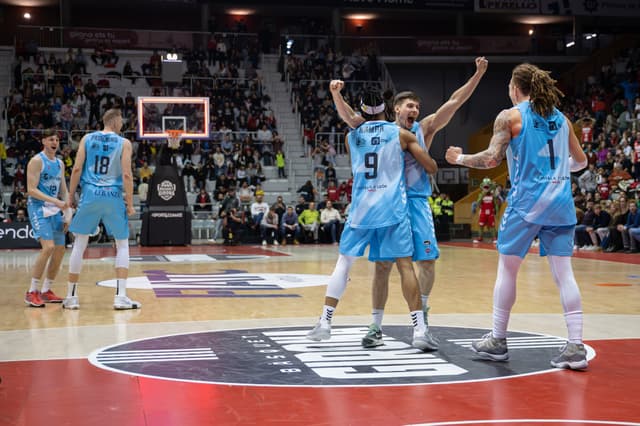 B. Girona-Zunder Palencia (84-86)