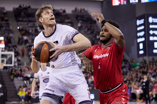 Pustovyi, nuevo podio obradoirista