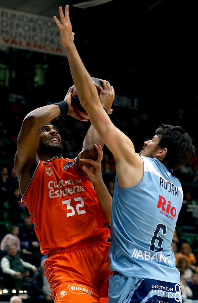 Valencia BC-Río Breogán (88-80)