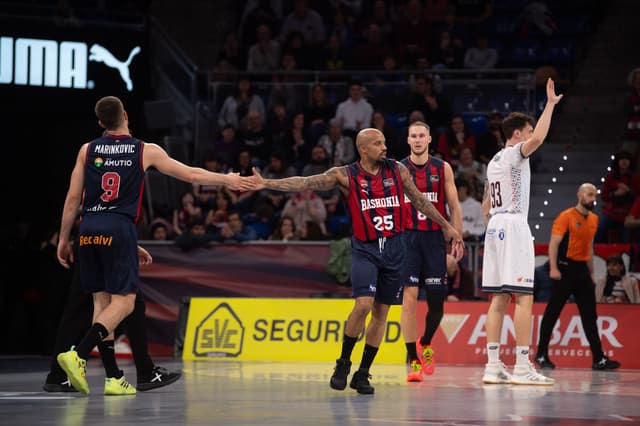 Baskonia-Monbus Obradoiro (89-79)