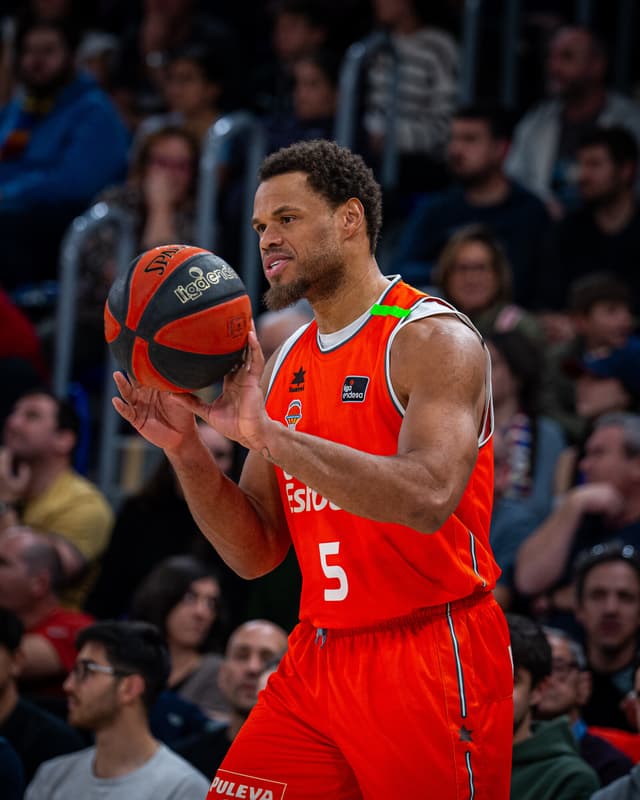 Anderson extiende su contrato