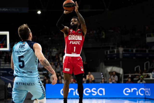 Corey Davis no sigue en Girona