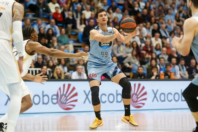 Toni Nakic renueva con Río Breogán