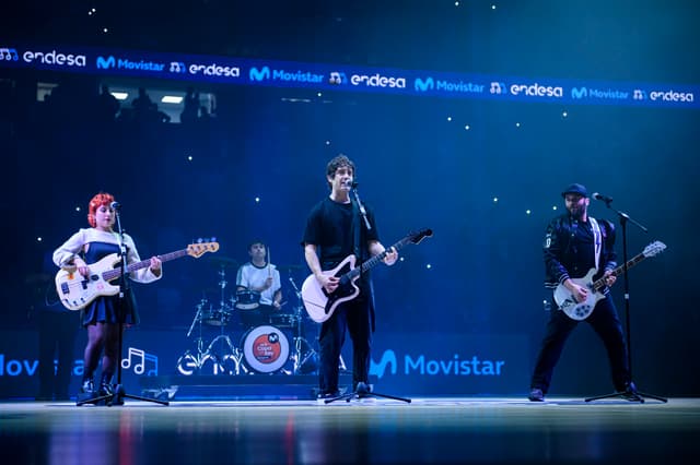 Del Saturday Night a La La Love You