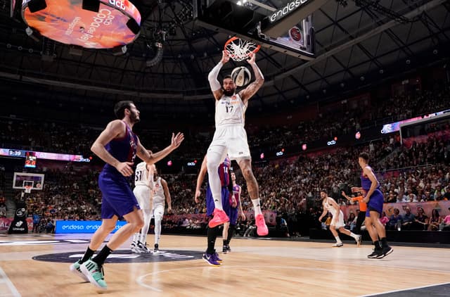 Poirier, 10/10 en tiros en la final