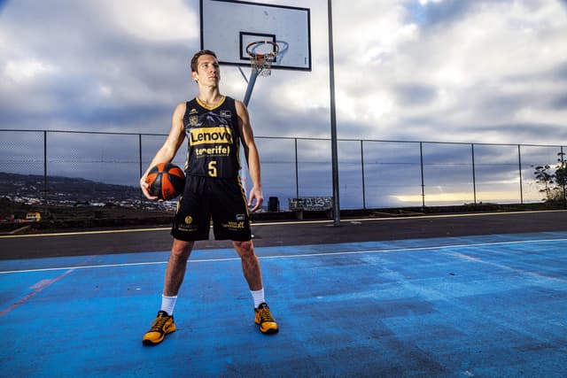 Retirada de la camiseta de Richotti