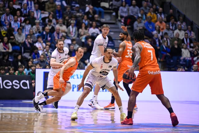 Monbus Obra 75 - Valencia Basket 97