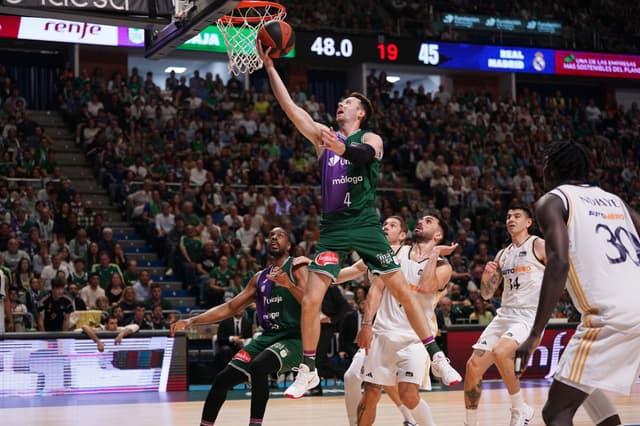 Tyler Kalinoski, centenario