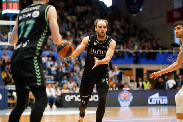 Denzel Andersson abandona Surne BB