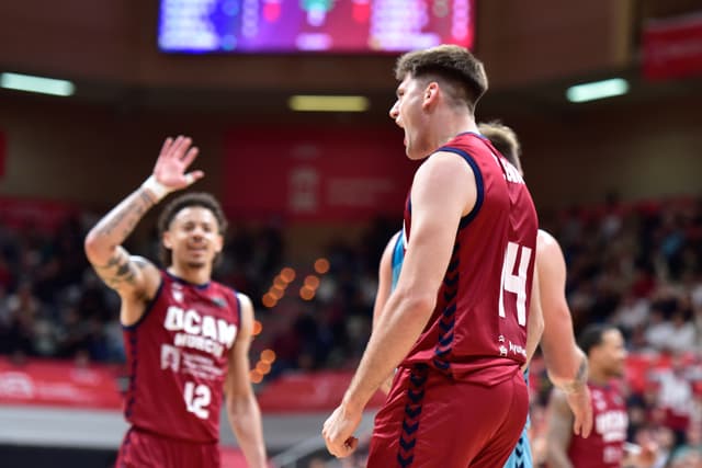 UCAM Murcia 99 - MoraBanc And. 86