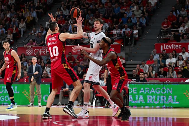 McFadden y Kravic dejan Zaragoza