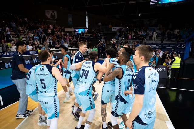 MoraBanc Andorra 88 - Coviran Gr 62