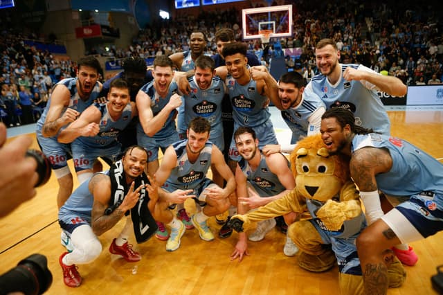 Río Breogán 76 - Lenovo Tfe 54